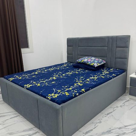 Homestay Private Room With Attached Washroom In Villa In Ajman Exteriör bild